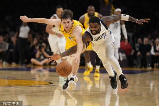 展示了他作 展示了他作