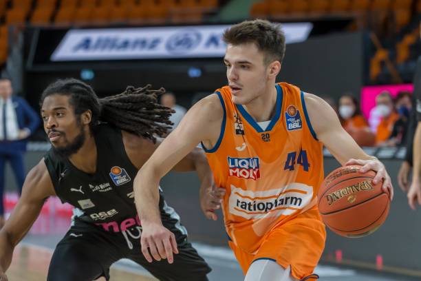 的防守和高 的防守和高